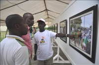 Exposition-photos / Emmanuel Tano (Pdt de l’UNPJCI) : “Pourquoi nous avons montré les images de l’horreur”